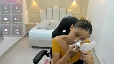 Snapshot of leslysimpson chatting on July 2026 07:49:01 PM online show from July 2026 07:49:01 PM