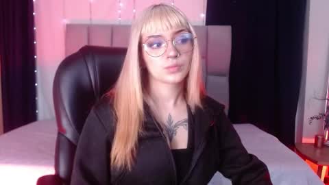 Less  online show from February 2025 11:14:02 AM