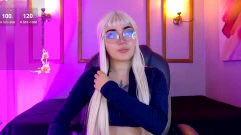 Snapshot of lessboobs_gh chatting on May 2026 11:29:02 AM Less online show from May 2026 11:29:02 AM