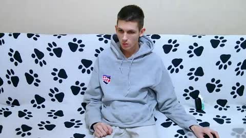 lester_broo online show from April 2026 10:49:02 PM
