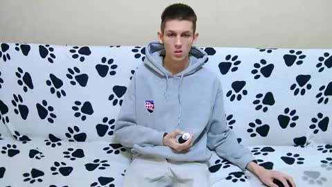 lester_broo online show from April 2026 09:52:01 PM