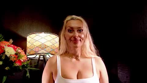 leticiareys online show from October 2025 06:53:01 PM