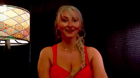 leticiareys online show from November 2025 11:41:01 PM