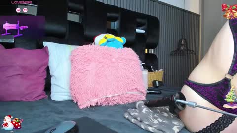 levana1 online show from December 2025 07:09:01 PM