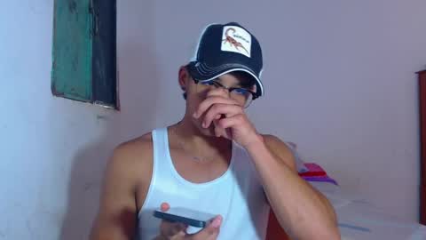 i  am lewis ly EDUARDO MEMDOZA15 online show from April 2026 06:54:02 PM