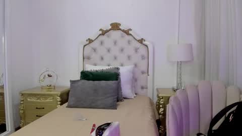    online show from October 2025 11:40:01 AM