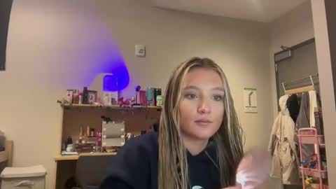 Snapshot of lexaarose05 chatting on January 2025 01:00:02 AM lexisRose online show from January 2025 01:00:02 AM