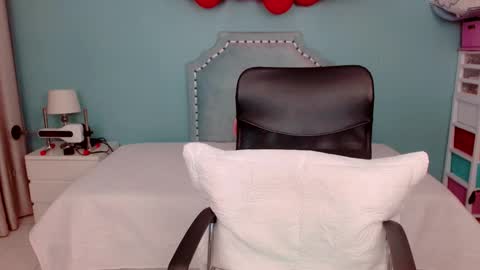 Lexas Room online show from October 2025 04:30:01 AM