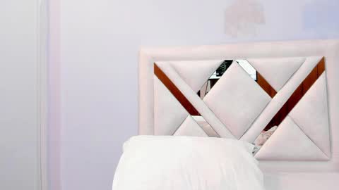 Gabrielle online show from April 2026 06:10:01 PM