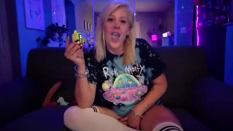 Lexi online show from December 2025 04:17:01 AM