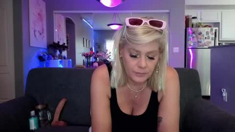 Snapshot of lexi_shocker chatting on May 2026 11:33:02 PM Lexi online show from May 2026 11:33:02 PM
