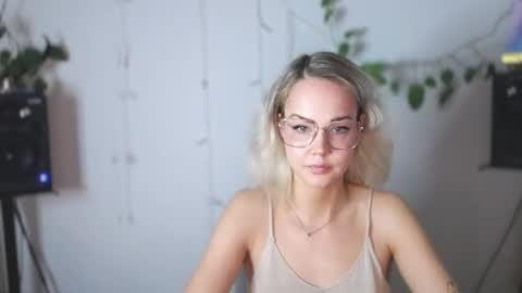 Lexie online show from December 2024 08:30:02 AM