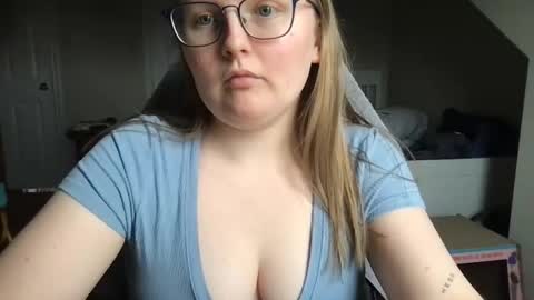 Snapshot of lexielilacs chatting on January 2025 08:31:02 PM lexie online show from January 2025 08:31:02 PM