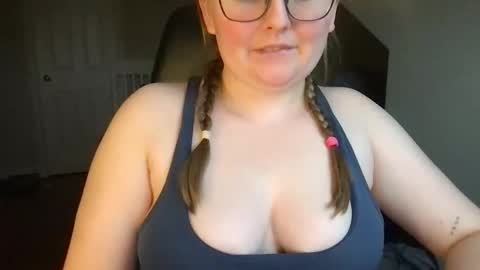 Snapshot of lexielilacs chatting on October 2025 08:31:01 PM lexie online show from October 2025 08:31:01 PM