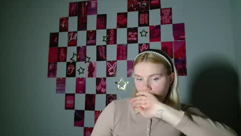 Leyla online show from November 2025 07:52:01 AM