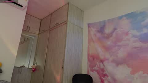 Jessica online show from December 2025 06:04:01 PM