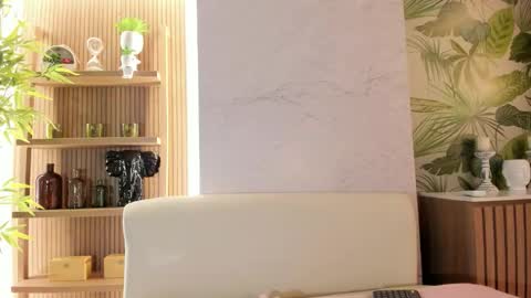 LEZY online show from November 2025 07:49:02 PM