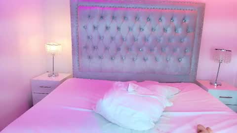 Lia  online show from March 2026 04:09:01 AM