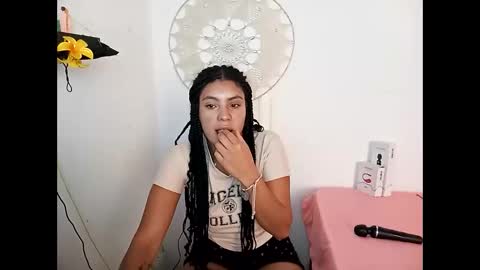 Lia online show from April 2026 07:33:02 PM