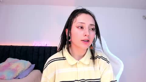 Snapshot of lia_queen610 chatting on February 2025 04:07:02 AM Little Queen Lia online show from February 2025 04:07:02 AM