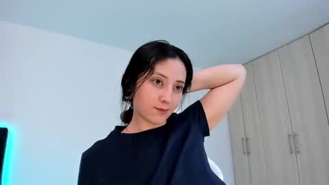 Snapshot of lia_queen610 chatting on March 2025 10:54:01 PM Little Queen Lia online show from March 2025 10:54:01 PM