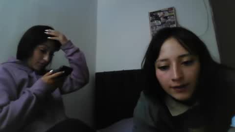 Snapshot of lia_queen610 chatting on October 2025 01:14:02 AM Little Queen Lia online show from October 2025 01:14:02 AM