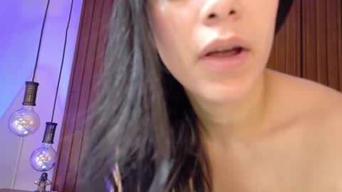 Lia cooper online show from December 2025 12:22:02 PM