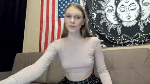 Julia  online show from January 2026 07:17:01 PM