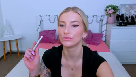 Lia online show from March 2026 12:31:02 PM