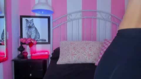 ---Liah--- online show from April 2026 09:15:01 PM