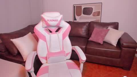 Liah online show from February 2026 07:18:01 PM