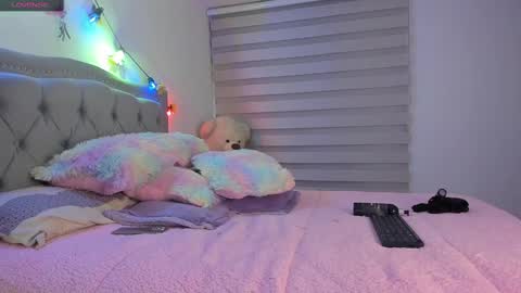 Lia  online show from February 2025 05:05:01 AM