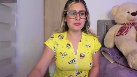 Lia  online show from November 2025 11:16:01 PM