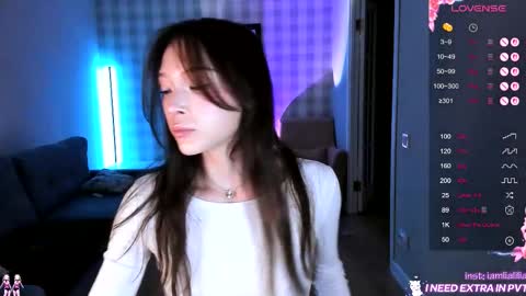 lialilia online show from December 2025 06:20:01 AM