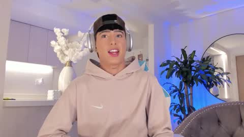 Liam online show from February 2026 02:32:02 AM