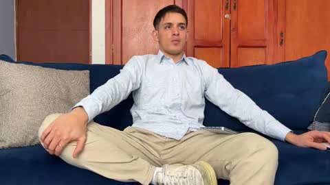 Liam online show from December 2025 04:57:01 PM