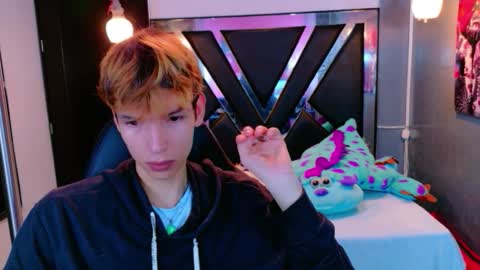 liam_green1 online show from February 2026 11:47:02 AM