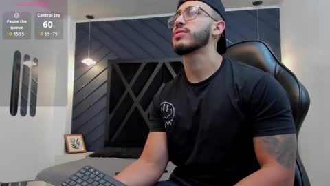 LIAM KLEIN online show from October 2025 11:23:02 AM