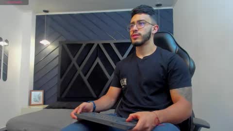 LIAM KLEIN online show from November 2025 11:20:02 AM