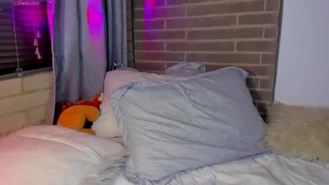 liam online show from April 2026 02:32:01 AM