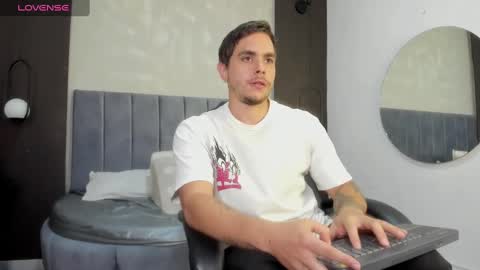 Liam online show from March 2025 08:20:02 PM