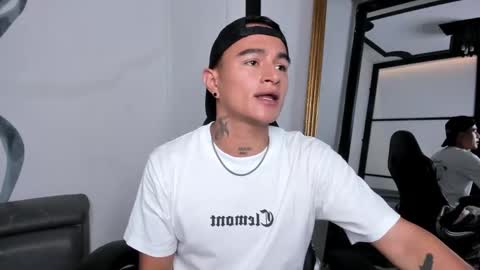 LiamDeep online show from October 2025 06:39:01 PM