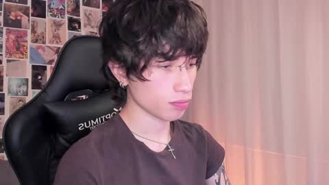 Snapshot of liamelf chatting on December 2024 02:19:01 AM Liam online show from December 2024 02:19:01 AM