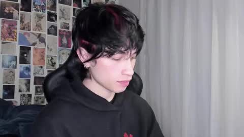 Snapshot of liamelf chatting on September 2025 06:48:02 AM Liam online show from September 2025 06:48:02 AM