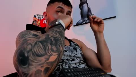 Snapshot of liamreigns_ chatting on February 2025 12:54:02 AM liam online show from February 2025 12:54:02 AM