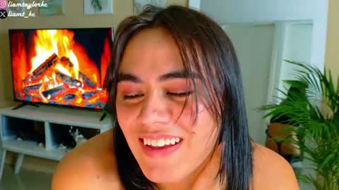 Snapshot of liamtaylor_ chatting on October 2025 04:02:02 AM Tell me Liam online show from October 2025 04:02:02 AM