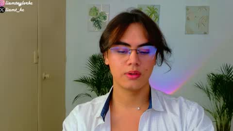 Snapshot of liamtaylor_ chatting on December 2025 10:19:01 PM Tell me Liam online show from December 2025 10:19:01 PM