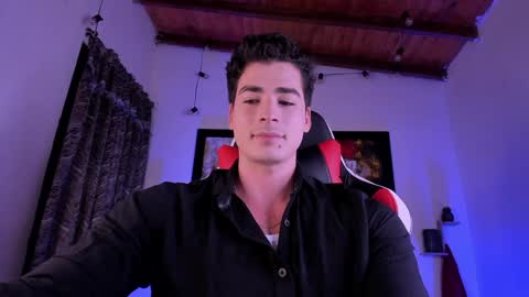 liamwyatt_ online show from December 2024 04:03:02 AM