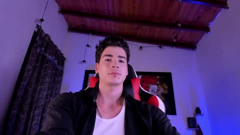 liamwyatt_ online show from December 2024 07:10:01 AM