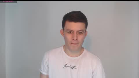 lian_eathan online show from October 2025 02:41:01 AM